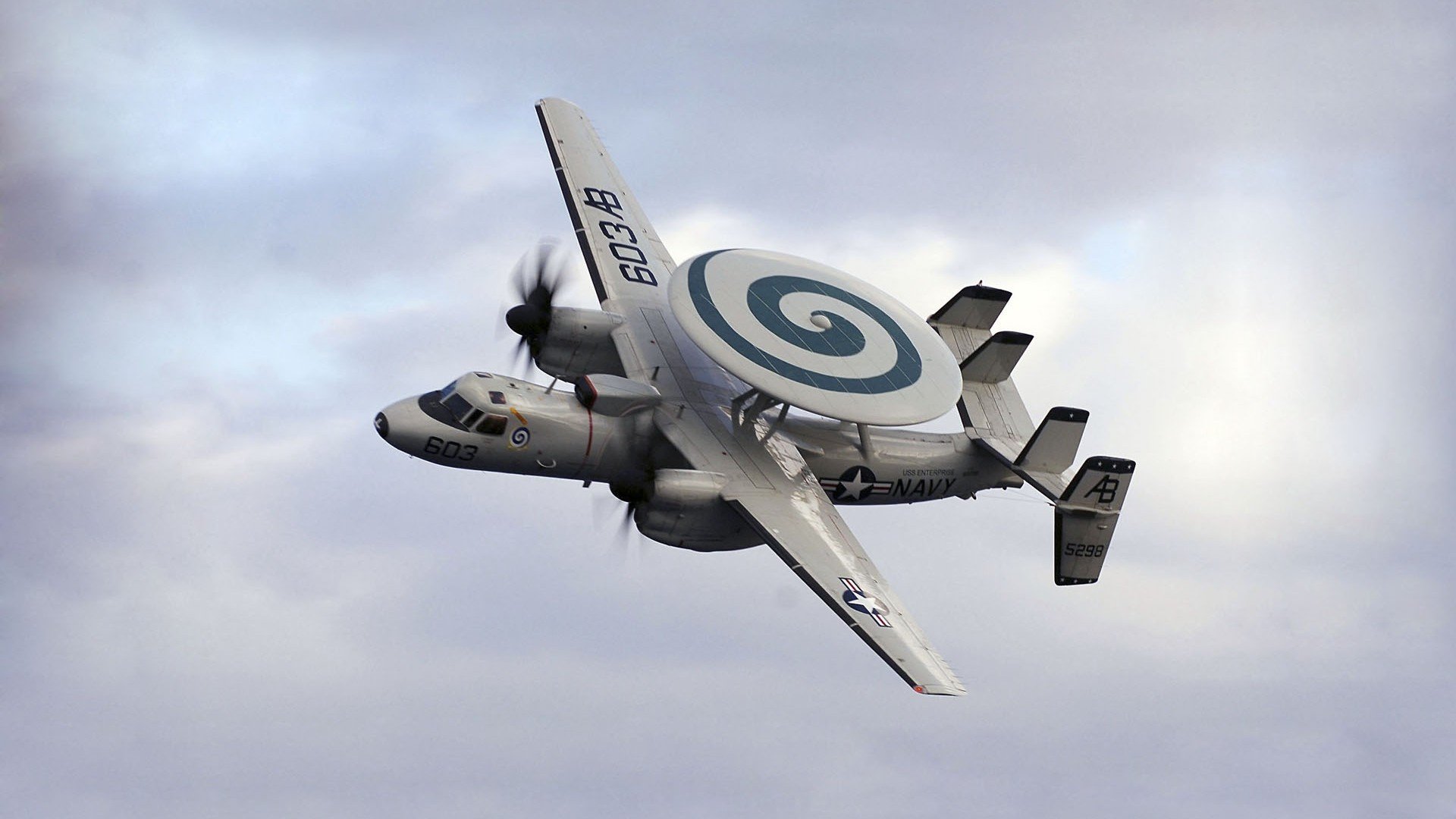 希腊男篮在欧洲锦标赛中持续高光表现，冠军宝座稳固，希腊男篮落选赛名单