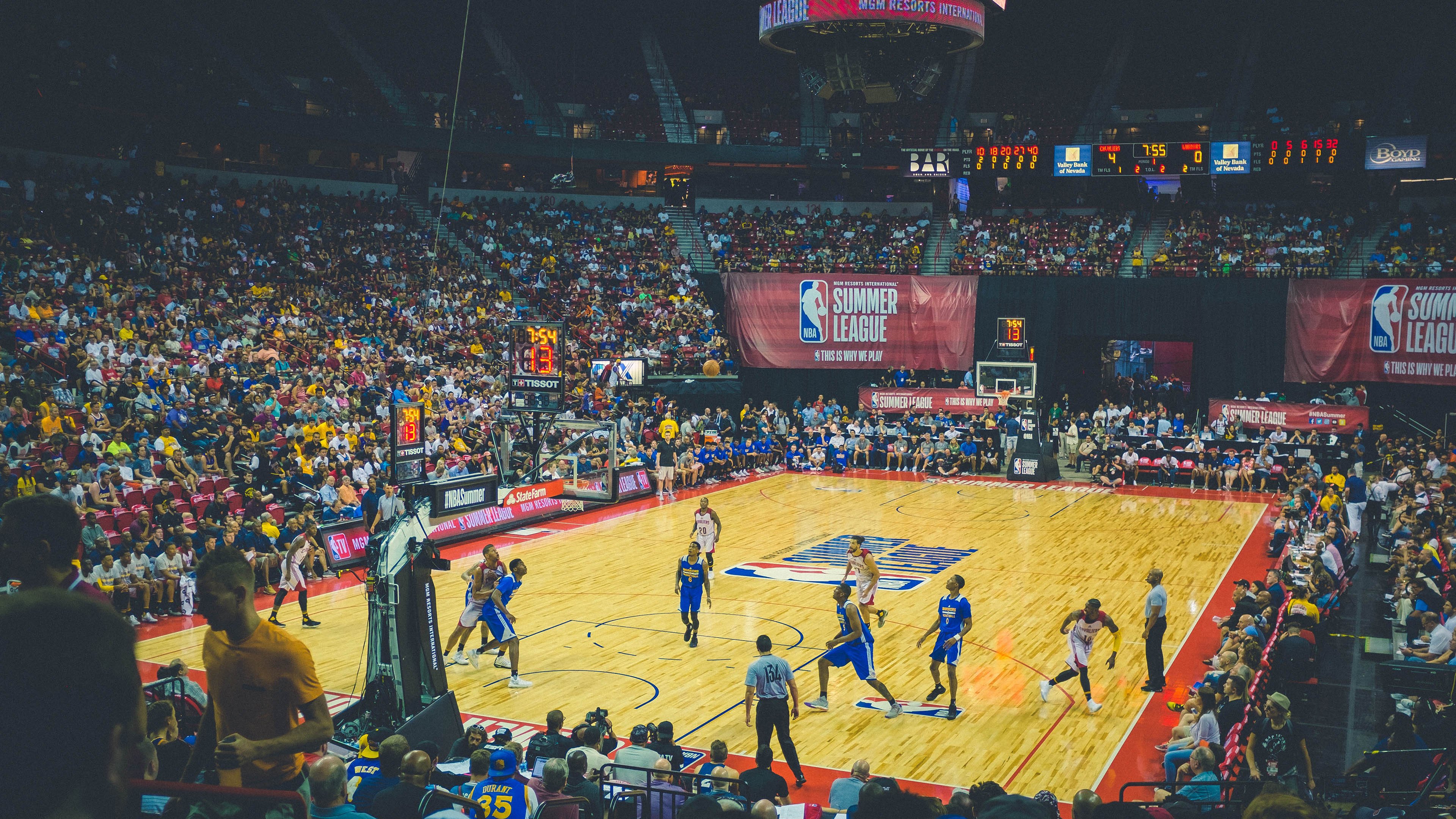 NBA球队拉练期间体能波动规律研究，nba球员拉伸动作